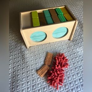 Lovevery Montessori sensory box